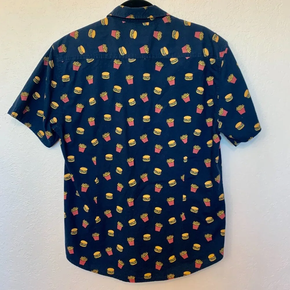 Mens funny shirt SZ L Hamburgers and Fries print 100% cotton Short sleeve casual - Picture 4 of 5